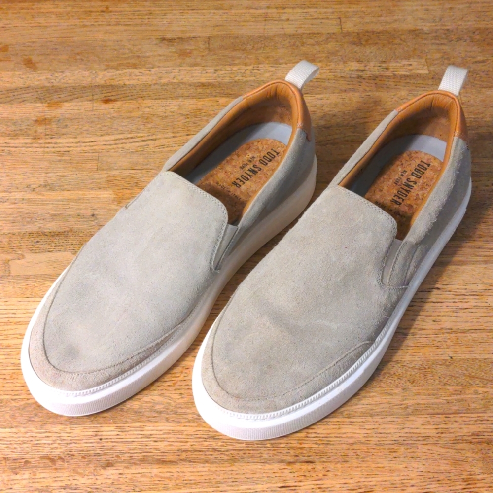 TODD SNYDER Tuscan Slip-On in stone.